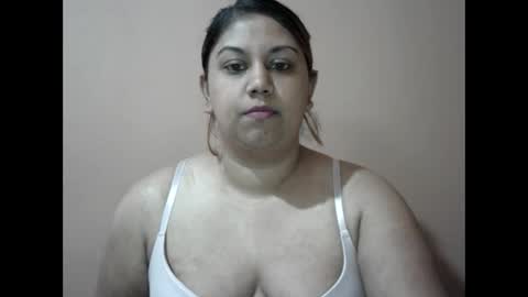 Snapshot of bellachow10 chatting on 22, 9, 2025 bellachow10 online show from 22, 9, 2025