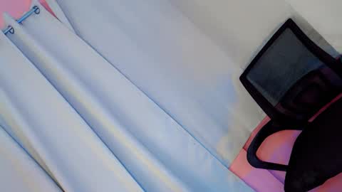 Bella rowt online show from 29, 12, 2024