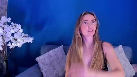 Bella Marie online show from 3, 10, 2025