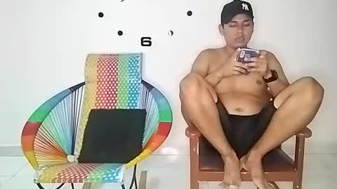 Snapshot of bellami_2508 chatting on 15, 1, 2025 Paola 22 and Andres 24 online show from 15, 1, 2025