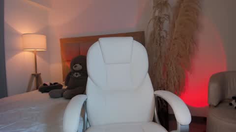 Bella Mia online show from 4, 1, 2025