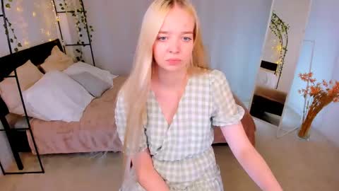 Snapshot of bellamontgomery chatting on 19, 5, 2026 Bella online show from 19, 5, 2026