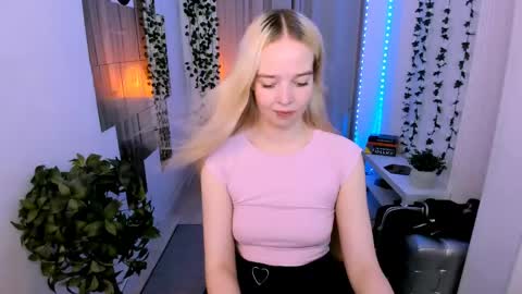 Snapshot of bellamontgomery chatting on 7, 6, 2026 Bella online show from 7, 6, 2026