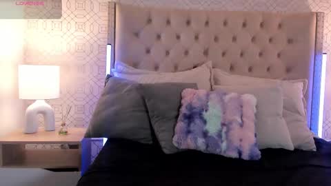 Bella Nix big tits online show from 16, 11, 2025