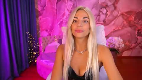 Snapshot of bellarayyy chatting on 19, 9, 2025 Bella online show from 19, 9, 2025