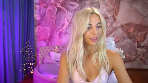 Snapshot of bellarayyy chatting on 21, 9, 2025 Bella online show from 21, 9, 2025