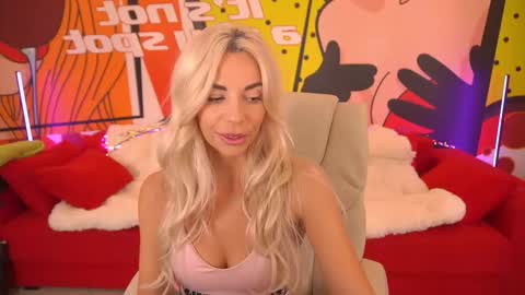 Snapshot of bellarayyy chatting on 5, 10, 2025 Bella online show from 5, 10, 2025