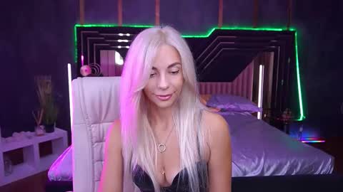 Snapshot of bellarayyy chatting on 8, 10, 2025 Bella online show from 8, 10, 2025