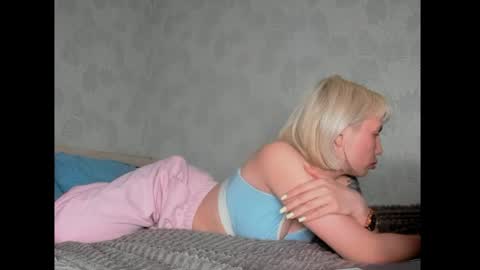 Bella Seen online show from 25, 4, 2026