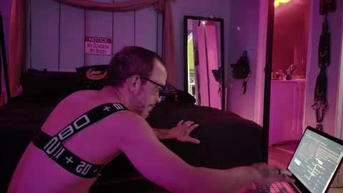 Bellaskeykeeper online show from 13, 4, 2026