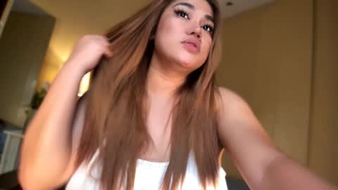 Snapshot of bellaswildcummer chatting on 19, 4, 2026 BELLA JONES online show from 19, 4, 2026