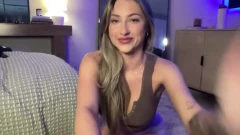 Snapshot of bellaxxboo chatting on 27, 6, 2026 Bella Rose online show from 27, 6, 2026