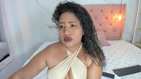 Snapshot of belle_brunette chatting on 11, 1, 2025 belle online show from 11, 1, 2025