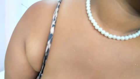 Snapshot of belle_brunette chatting on 26, 9, 2025 belle online show from 26, 9, 2025