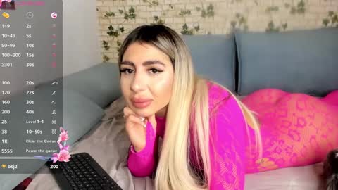 LucyJelly online show from 7, 12, 2024