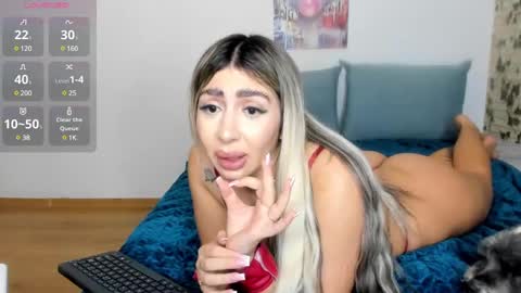 LucyJelly online show from 12, 12, 2024