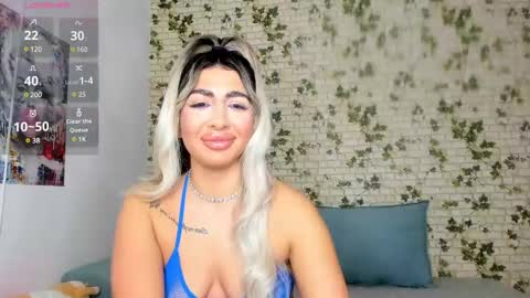 LucyJelly online show from 4, 1, 2025