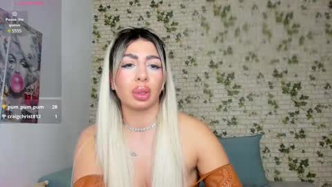 LucyJelly online show from 17, 1, 2025