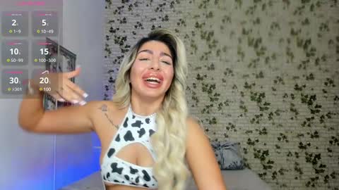 LucyJelly online show from 10, 3, 2025