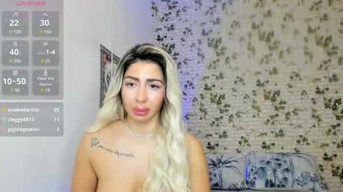 LucyJelly online show from 10, 3, 2025