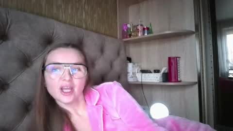 Snapshot of belleamiee chatting on 22, 12, 2025 Amelia online show from 22, 12, 2025