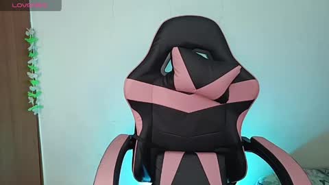 Your New Girlfriend online show from 12, 4, 2026