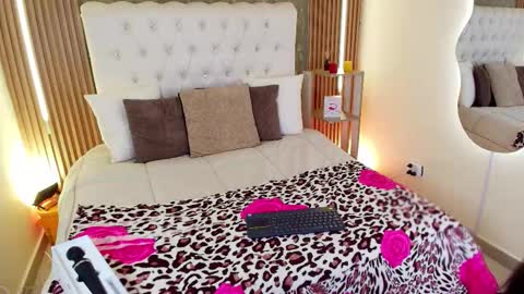 Tiffany and Bengie online show from 10, 3, 2026