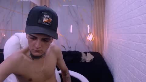 Snapshot of benjamin_anthony chatting on 4, 3, 2026 benjamin_anthony online show from 4, 3, 2026