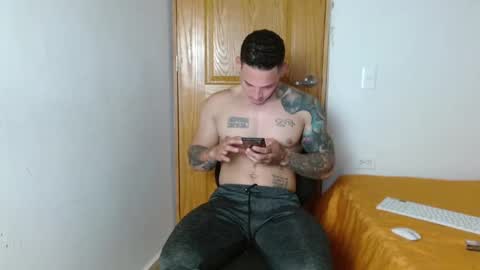 Snapshot of benjamin_isaac chatting on 4, 2, 2025 benjamin_isaac online show from 4, 2, 2025