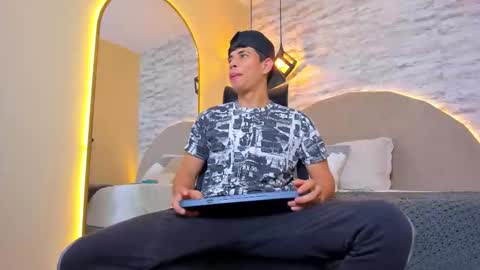 BENJAMIN online show from 6, 11, 2025