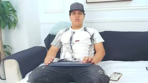 bennett_alejoo online show from 11, 10, 2025