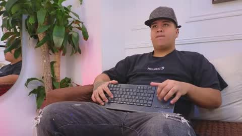 bennett_alejoo online show from 8, 4, 2026