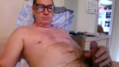 Snapshot of bennybutterfly007 chatting on 18, 12, 2025 bennybutterfly007 online show from 18, 12, 2025