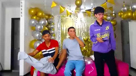 Snapshot of benz_boys chatting on 16, 1, 2025 benz boys online show from 16, 1, 2025