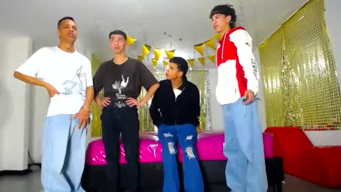 Snapshot of benz_boys chatting on 22, 2, 2025 benz boys online show from 22, 2, 2025