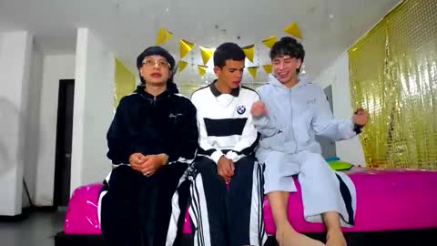 Snapshot of benz_boys chatting on 1, 3, 2025 benz boys online show from 1, 3, 2025
