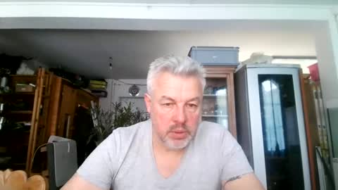 Snapshot of berg_boy chatting on 5, 2, 2025 Martin online show from 5, 2, 2025