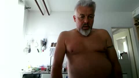 Snapshot of berg_boy chatting on 9, 4, 2026 Martin online show from 9, 4, 2026