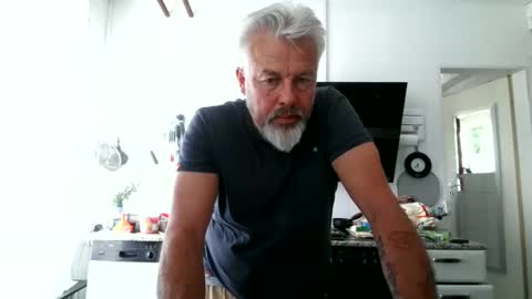Snapshot of berg_boy chatting on 24, 4, 2026 Martin online show from 24, 4, 2026