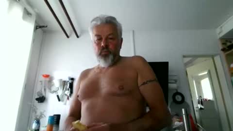 Snapshot of berg_boy chatting on 9, 5, 2026 Martin online show from 9, 5, 2026