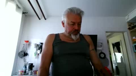 Snapshot of berg_boy chatting on 16, 5, 2026 Martin online show from 16, 5, 2026