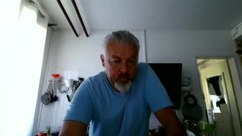 Snapshot of berg_boy chatting on 24, 5, 2026 Martin online show from 24, 5, 2026
