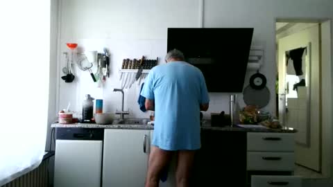 Snapshot of berg_boy chatting on 25, 5, 2026 Martin online show from 25, 5, 2026