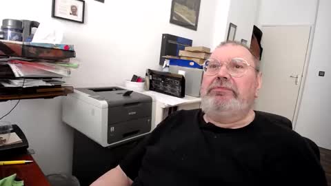 berlinerbaer1963 online show from 9, 6, 2026
