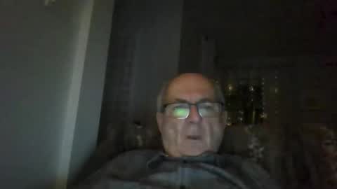 Snapshot of bernard1102 chatting on 19, 1, 2026 bernard1102 online show from 19, 1, 2026