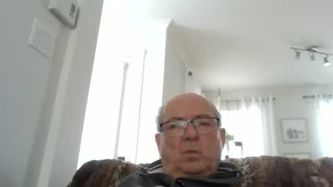 Snapshot of bernard1102 chatting on 25, 2, 2026 bernard1102 online show from 25, 2, 2026