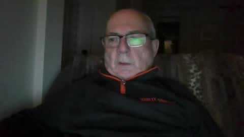 Snapshot of bernard1102 chatting on 1, 3, 2026 bernard1102 online show from 1, 3, 2026