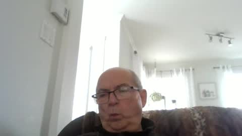 bernard1102 online show from 15, 4, 2026