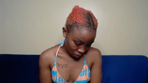 Snapshot of berries_lee chatting on 4, 11, 2025 berries_lee online show from 4, 11, 2025