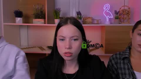 berry vibe online show from 4, 11, 2025